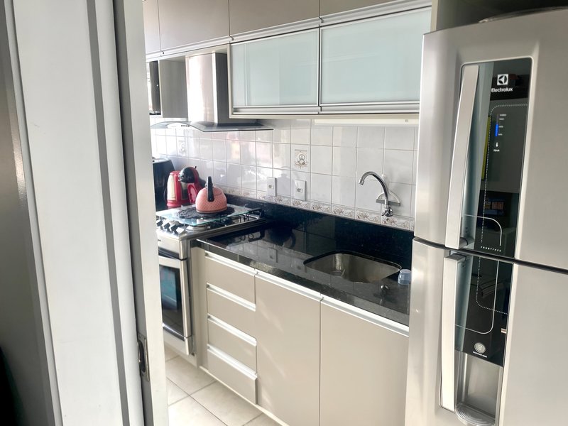 R$ 212.000 - ÓTIMO APARTAMENTO - 62M2 - 3 DORM - SEMIMOBILIADO - 1 VAGA Rua Figueredo Mascarenhas Porto Alegre - 
