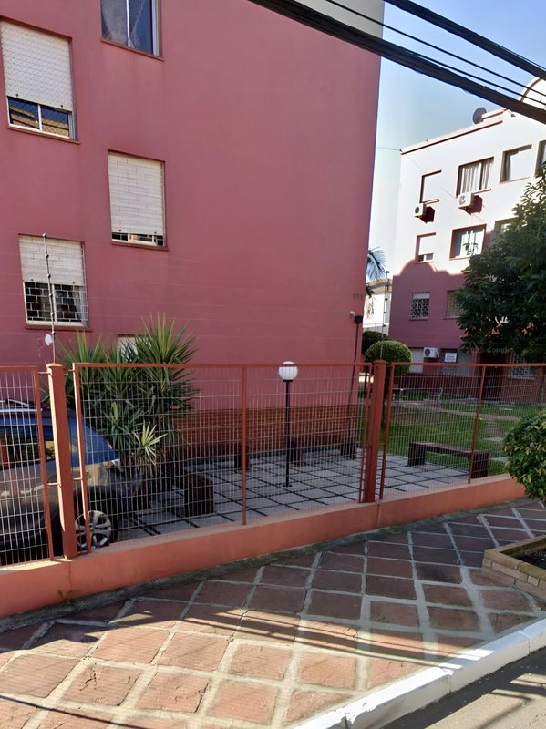 R$ 212.000 - ÓTIMO APARTAMENTO - 62M2 - 3 DORM - SEMIMOBILIADO - 1 VAGA Rua Figueredo Mascarenhas Porto Alegre - 