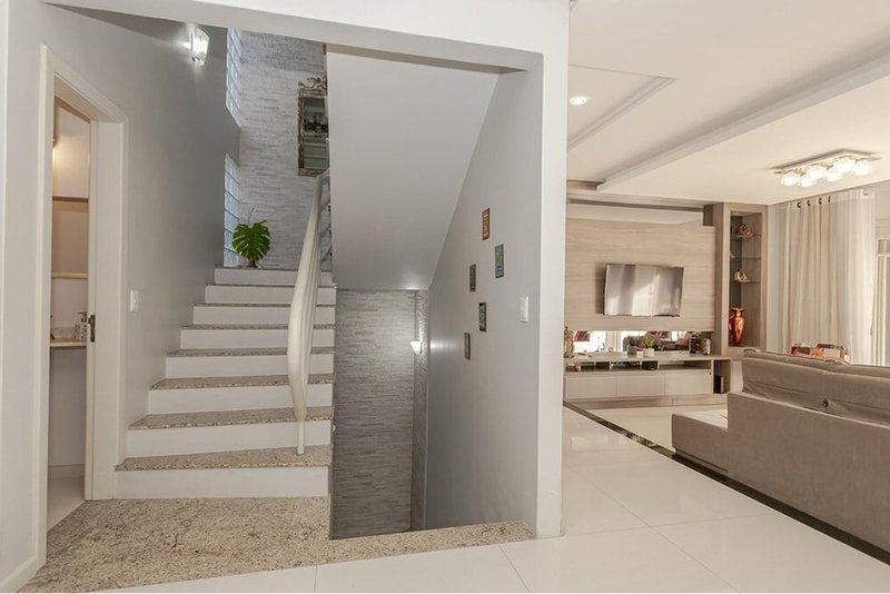Casa ESC 267 Casa 610191048-13 1 suíte 304m² Charruas Porto Alegre - 