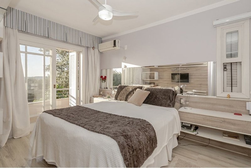 Casa ESC 267 Casa 610191048-13 1 suíte 304m² Charruas Porto Alegre - 