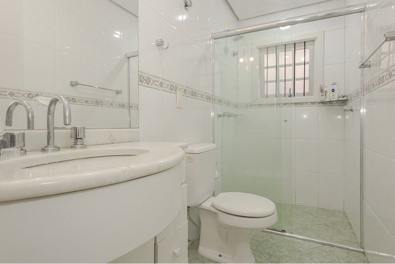 Casa ESC 267 Casa 610191048-13 1 suíte 304m² Charruas Porto Alegre - 