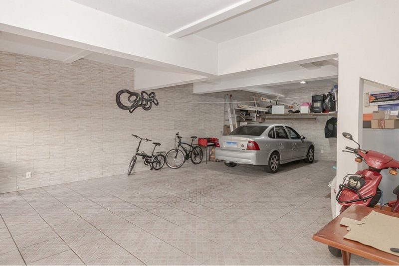 Casa ESC 267 Casa 610191048-13 1 suíte 304m² Charruas Porto Alegre - 