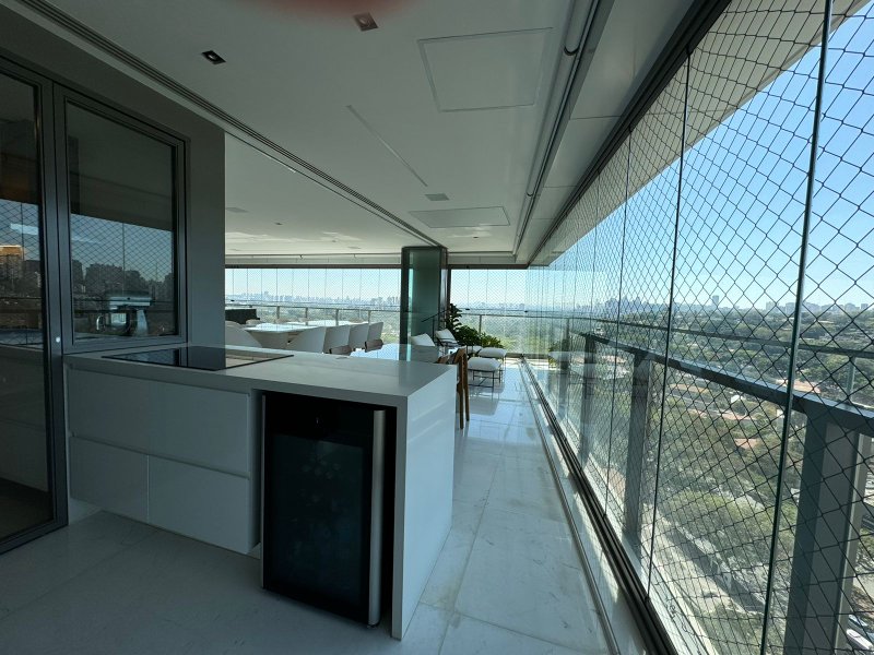 Apartamento de Luxo com Vista Eterna Avenida Professor Frederico Herman Júnior  São Paulo - 