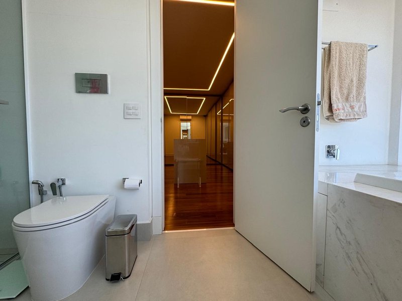 Apartamento de Luxo com Vista Eterna Avenida Professor Frederico Herman Júnior  São Paulo - 