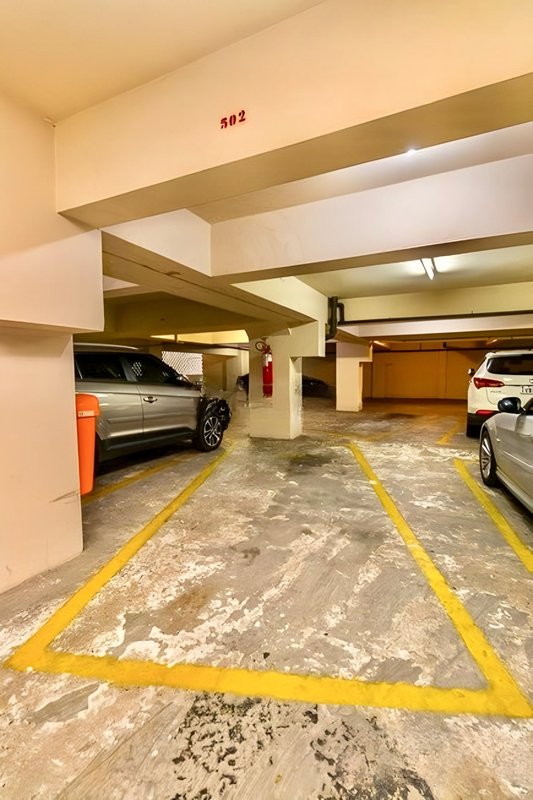 R$ 1.030.000 - EDIFÍCIO LOUVRE - ENORME APARTAMENTO - 190M2 - 3 DORM - SUÍTE - 1 VAGA Rua Duque de Caxias Porto Alegre - 