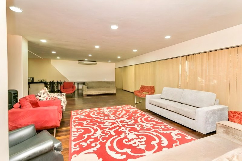 R$ 1.030.000 - EDIFÍCIO LOUVRE - ENORME APARTAMENTO - 190M2 - 3 DORM - SUÍTE - 1 VAGA Rua Duque de Caxias Porto Alegre - 