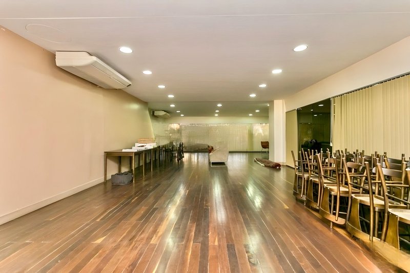 R$ 1.030.000 - EDIFÍCIO LOUVRE - ENORME APARTAMENTO - 190M2 - 3 DORM - SUÍTE - 1 VAGA Rua Duque de Caxias Porto Alegre - 