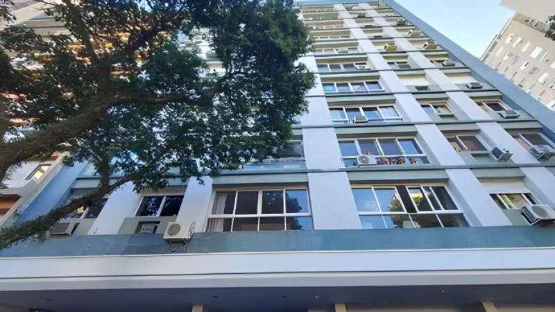R$ 1.030.000 - EDIFÍCIO LOUVRE - ENORME APARTAMENTO - 190M2 - 3 DORM - SUÍTE - 1 VAGA Rua Duque de Caxias Porto Alegre - 