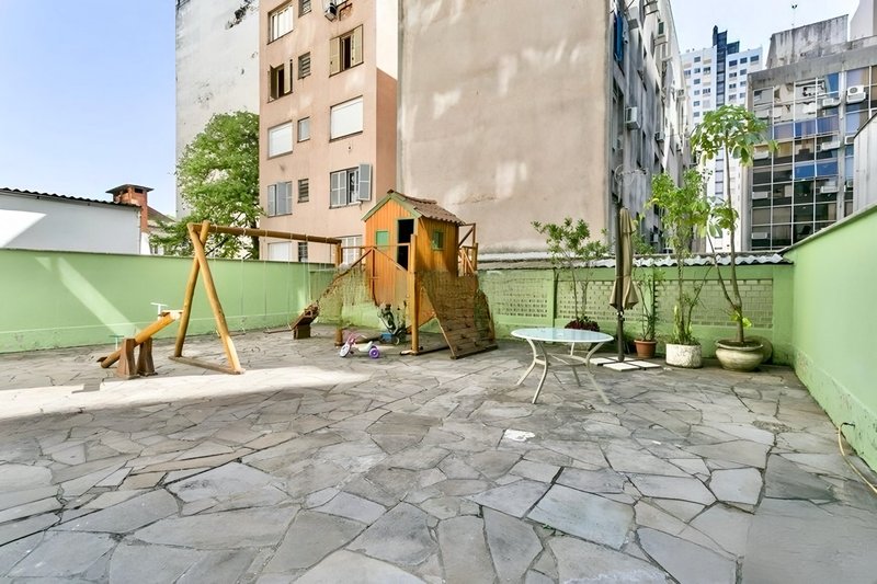 R$ 1.030.000 - EDIFÍCIO LOUVRE - ENORME APARTAMENTO - 190M2 - 3 DORM - SUÍTE - 1 VAGA Rua Duque de Caxias Porto Alegre - 