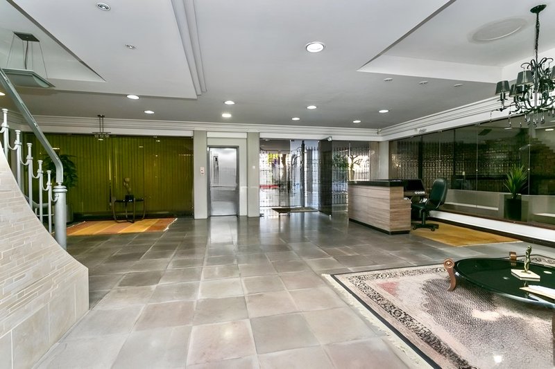 R$ 1.030.000 - EDIFÍCIO LOUVRE - ENORME APARTAMENTO - 190M2 - 3 DORM - SUÍTE - 1 VAGA Rua Duque de Caxias Porto Alegre - 