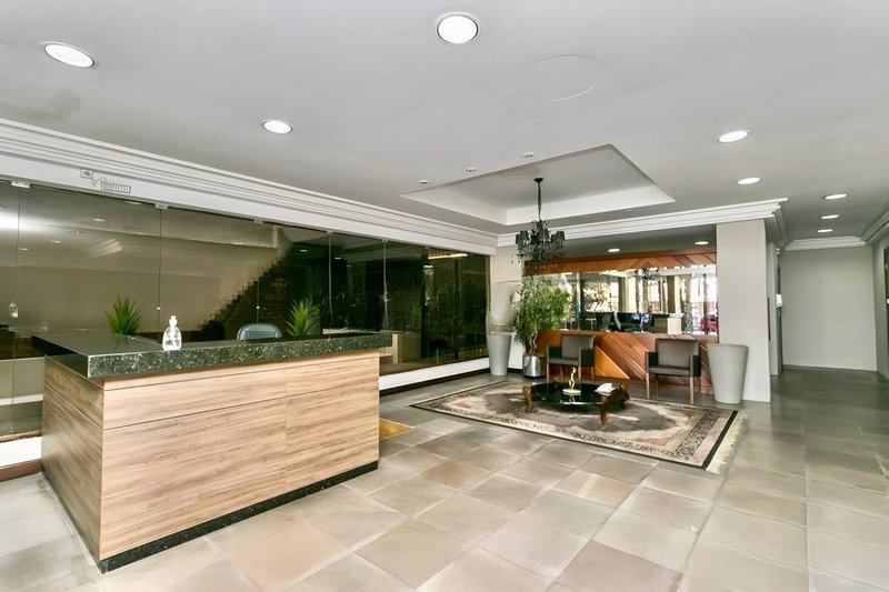 R$ 1.030.000 - EDIFÍCIO LOUVRE - ENORME APARTAMENTO - 190M2 - 3 DORM - SUÍTE - 1 VAGA Rua Duque de Caxias Porto Alegre - 