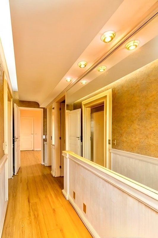 R$ 1.030.000 - EDIFÍCIO LOUVRE - ENORME APARTAMENTO - 190M2 - 3 DORM - SUÍTE - 1 VAGA Rua Duque de Caxias Porto Alegre - 