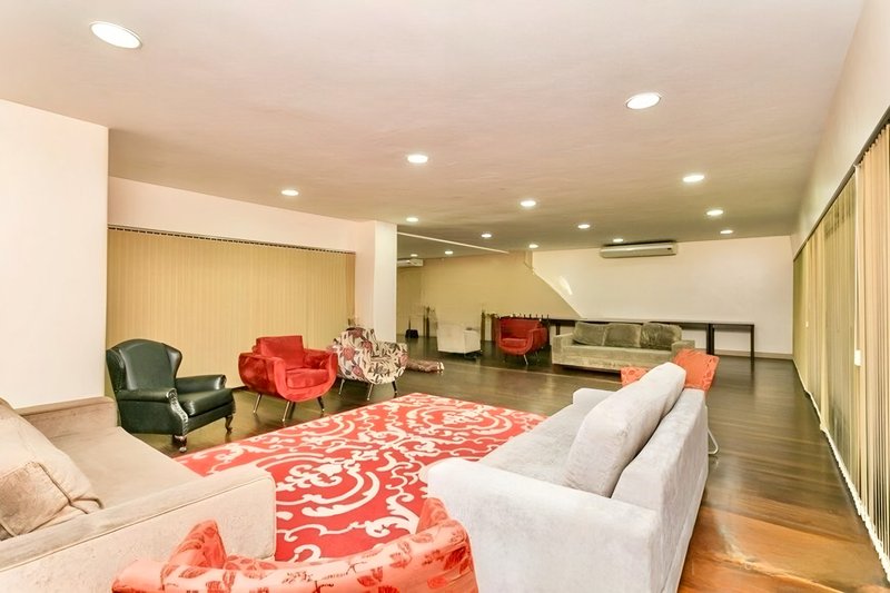 R$ 1.030.000 - EDIFÍCIO LOUVRE - ENORME APARTAMENTO - 190M2 - 3 DORM - SUÍTE - 1 VAGA Rua Duque de Caxias Porto Alegre - 