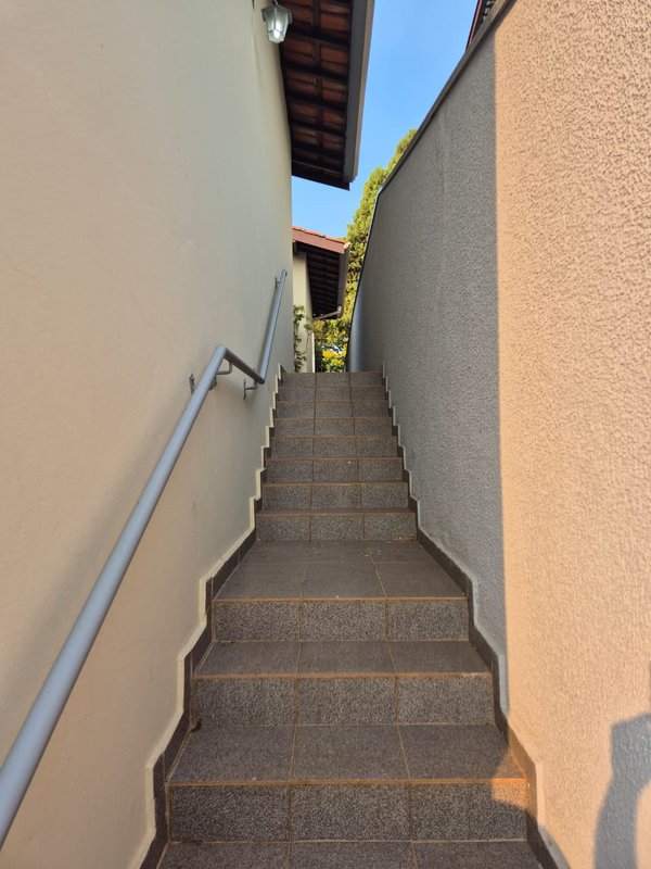 **🏡 Excelente Casa Térrea no Bairro Santa Genebra - 3 Dormitórios! 🌟** - Campinas - 