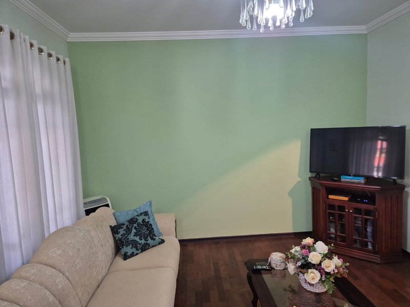 **🏡 Excelente Casa Térrea no Bairro Santa Genebra - 3 Dormitórios! 🌟** - Campinas - 
