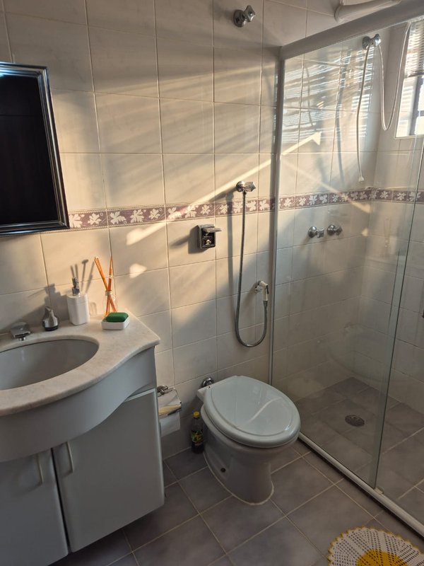**🏡 Excelente Casa Térrea no Bairro Santa Genebra - 3 Dormitórios! 🌟** - Campinas - 
