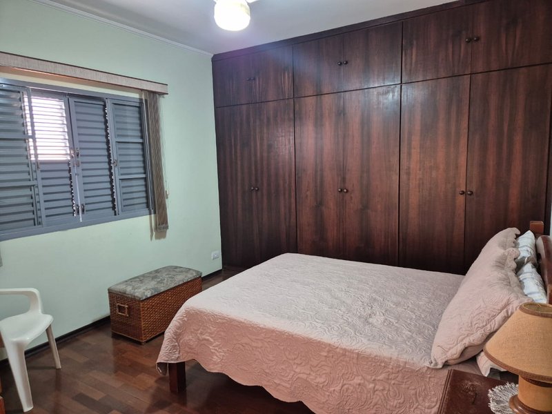 **🏡 Excelente Casa Térrea no Bairro Santa Genebra - 3 Dormitórios! 🌟** - Campinas - 