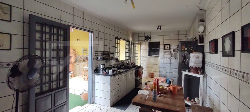 CENTRO - RESIDÊNCIA 04 DORM. SENDO 01 SUÍTE  Bauru - 