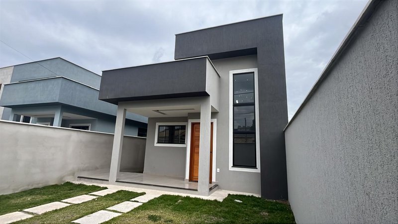 Casa com 2 dormitórios à venda,  71,5m² por R$ 389.000 - Sao José do Imbassai - Maricá/RJ  Maricá - 