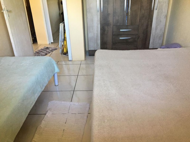 Casa com 2 quartos, banheiro social, patio fechado e gramado perto da praia em Santa Rita Rua Sete de Setembro Capão da Canoa - 