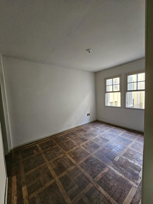 Apartamento com 1 dormitório á 50m da Av Ipiranga R. Dário Pederneiras - Petrópolis Porto Alegre - 