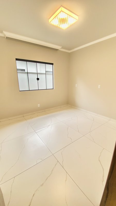 CASA COM 1 SUÍTE MAIS 1 DORMITÓRIO NO BAIRRO SÃO JOÃO - Brusque - 