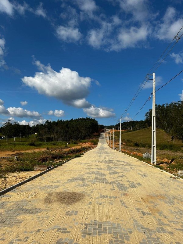 TERRENO NO LOTEAMENTO VALE DOS CEDROS - Brusque - 