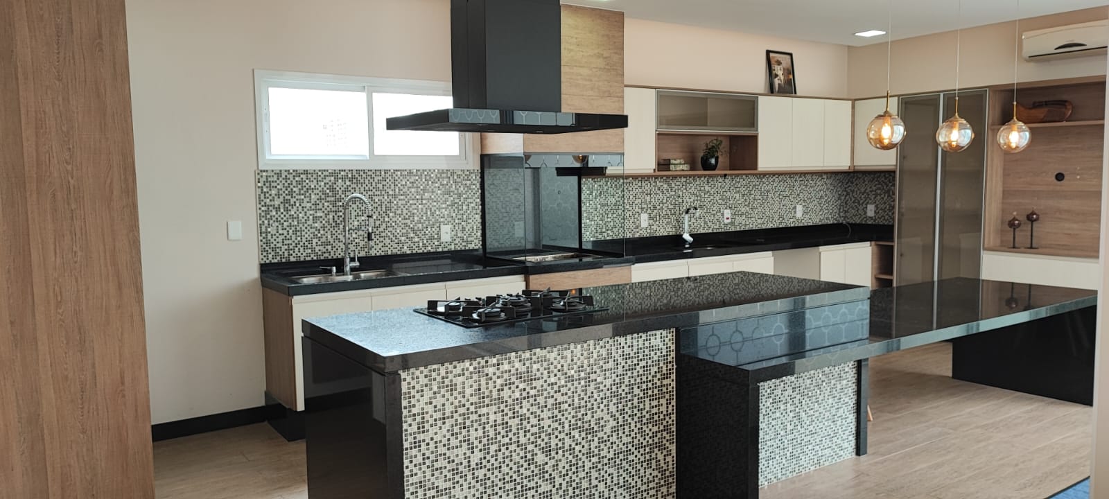 Casa com 4 dormit&oacute;rios &agrave; venda,305 m&sup2; - Condom&iacute;nio Mont Blanc - Sorocaba- SP Rua Antônio Annunciato Sorocaba - 