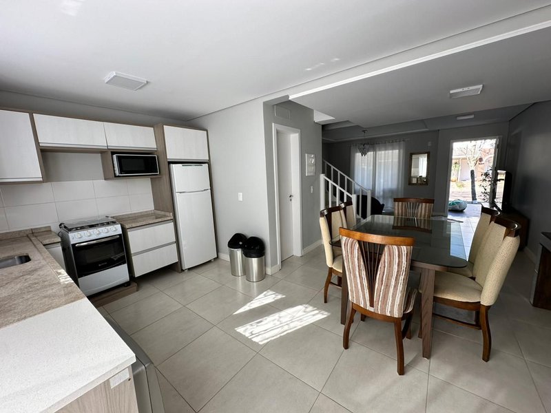 PRONTA E MOBILIADA | R$ 950.000 | 3 DORM | 1 SUÍTE | 110m2 | 2 VAGAS | Xangri-lá | RS Avenida Paraguassu Xangri-lá - 