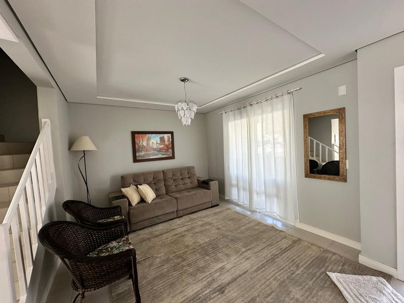 PRONTA E MOBILIADA | R$ 950.000 | 3 DORM | 1 SUÍTE | 110m2 | 2 VAGAS | Xangri-lá | RS Avenida Paraguassu Xangri-lá - 