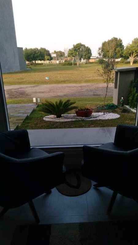 Casa térrea à venda com 3 Suítes, no condomínio Terrasul, condomínio fechado, 2 vagas - Capão da Canoa - 