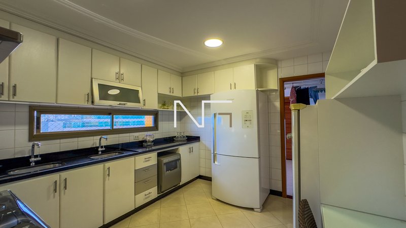 3 suítes frente ao mar: Viva a experiência de um apartamento com vista deslumbrante Avenida Estudante José Júlio de Souza Vila Velha - 
