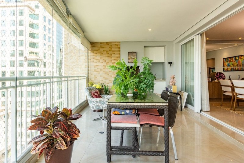Apartamento a venda - Itaim Bibi - 3 suítes 187m² Dr Renato Paes de Barros São Paulo - 