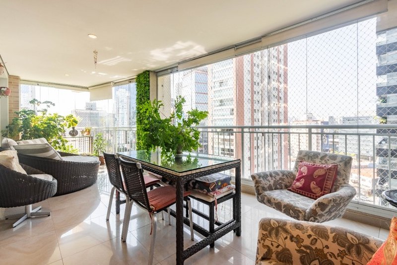 Apartamento a venda - Itaim Bibi - 3 suítes 187m² Dr Renato Paes de Barros São Paulo - 