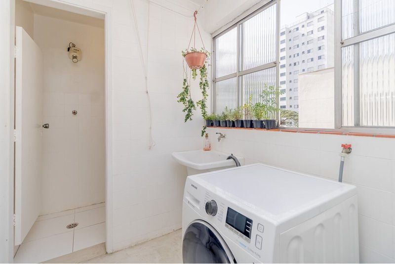 Apartamento a venda - Moema -  2 dormitórios 84m² Av. Jurema São Paulo - 