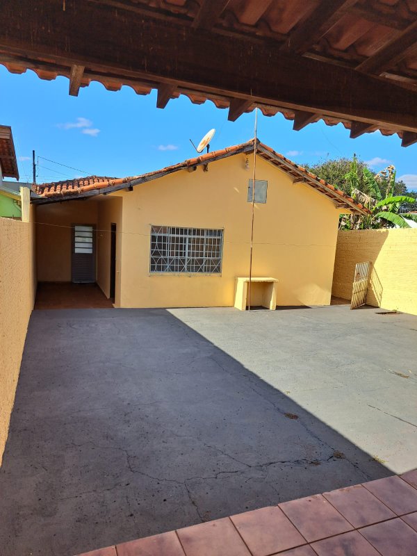 Casa no Jardim Brasília Rua Antonio Batista Ferreira SANTA CRUZ DO RIO PARDO - 