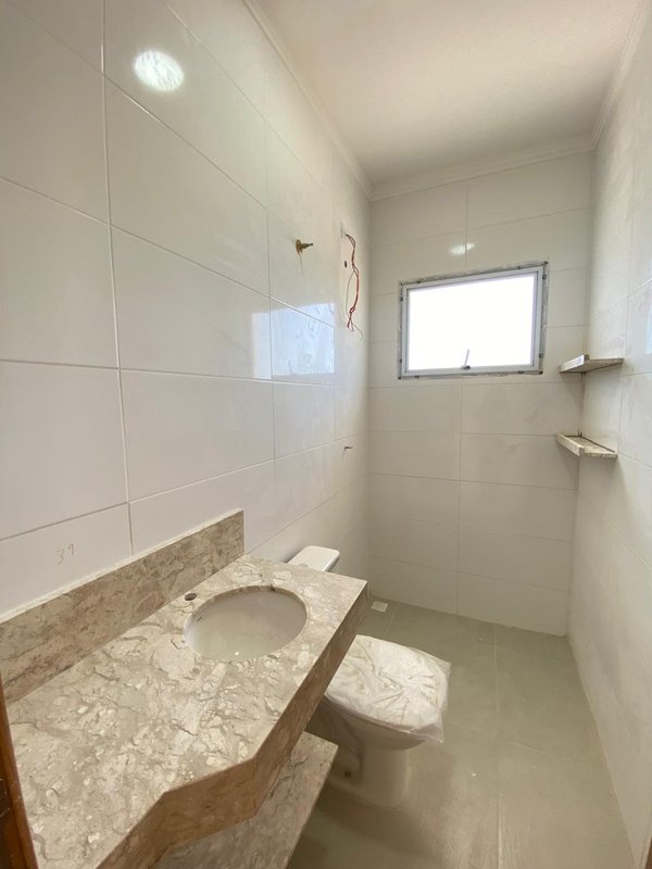 OPORTUNIDADE DE 2 SOBRADOS - Caraguatatuba - 