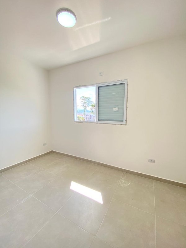 OPORTUNIDADE DE 2 SOBRADOS - Caraguatatuba - 