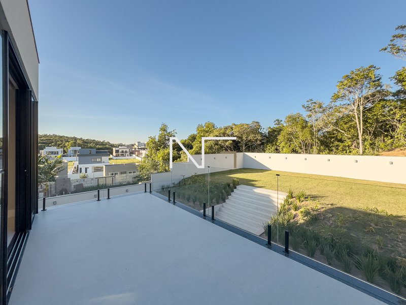 Sofisticação e Conforto: Mansão de 4 Suítes para Viver o Puro Luxo no Jardins Veneza Rodovia do Sol Vila Velha - 