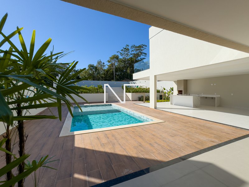Sofisticação e Conforto: Mansão de 4 Suítes para Viver o Puro Luxo no Jardins Veneza Rodovia do Sol Vila Velha - 