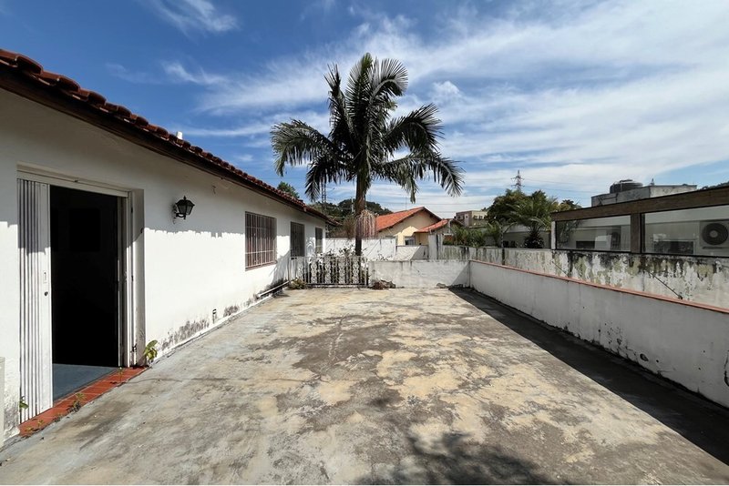 Casa a venda - Avenida Padre Pereira de Andrade - 1 suíte 307m² Padre Pereira de Andrade São Paulo - 