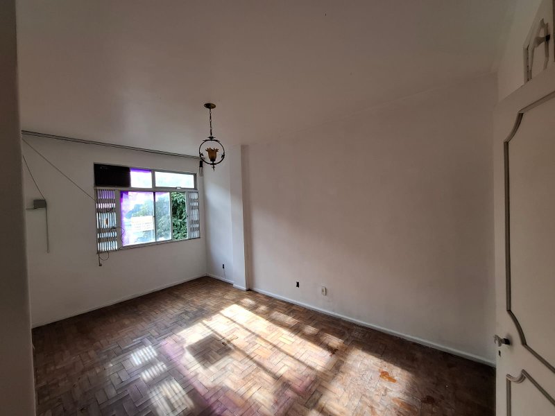 APARTAMENTO 3 QUARTOS VARANDA DEPENDÊNCIA COMPLETA GARAGEM À VENDA NA BARRA! ÓTIMO APTO! Rua Raul Drumond Salvador - 