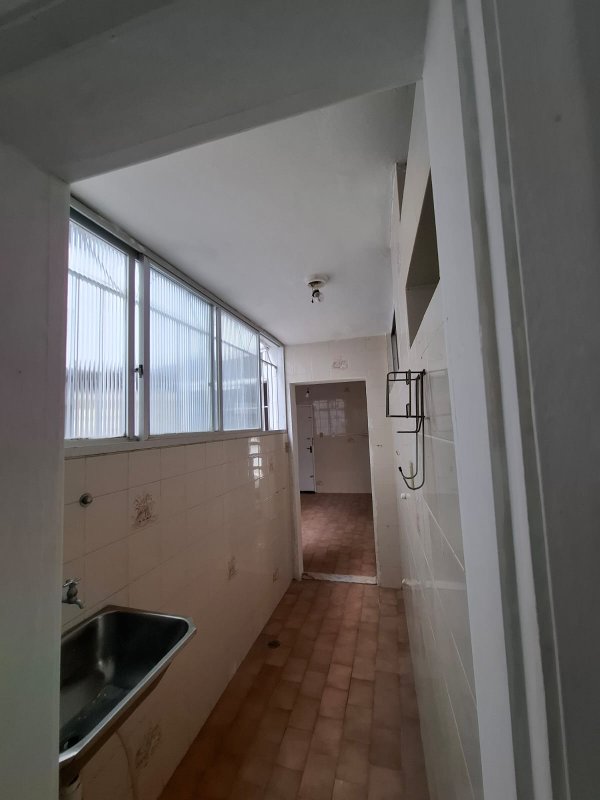 APARTAMENTO 3 QUARTOS VARANDA DEPENDÊNCIA COMPLETA GARAGEM À VENDA NA BARRA! ÓTIMO APTO! Rua Raul Drumond Salvador - 