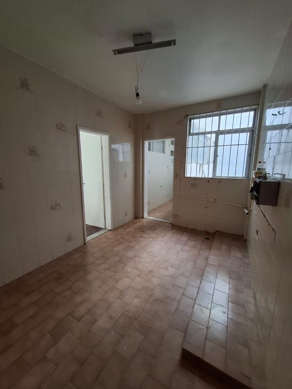 APARTAMENTO 3 QUARTOS VARANDA DEPENDÊNCIA COMPLETA GARAGEM À VENDA NA BARRA! ÓTIMO APTO! Rua Raul Drumond Salvador - 
