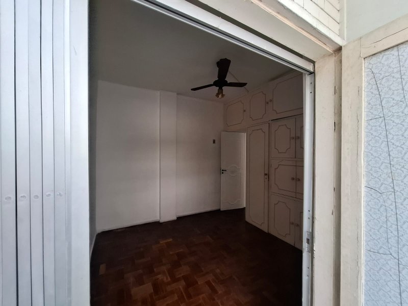 APARTAMENTO 3 QUARTOS VARANDA DEPENDÊNCIA COMPLETA GARAGEM À VENDA NA BARRA! ÓTIMO APTO! Rua Raul Drumond Salvador - 