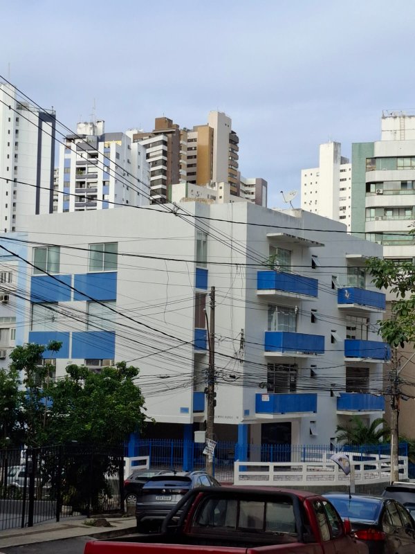 APARTAMENTO 3 QUARTOS VARANDA DEPENDÊNCIA COMPLETA GARAGEM À VENDA NA BARRA! ÓTIMO APTO! Rua Raul Drumond Salvador - 