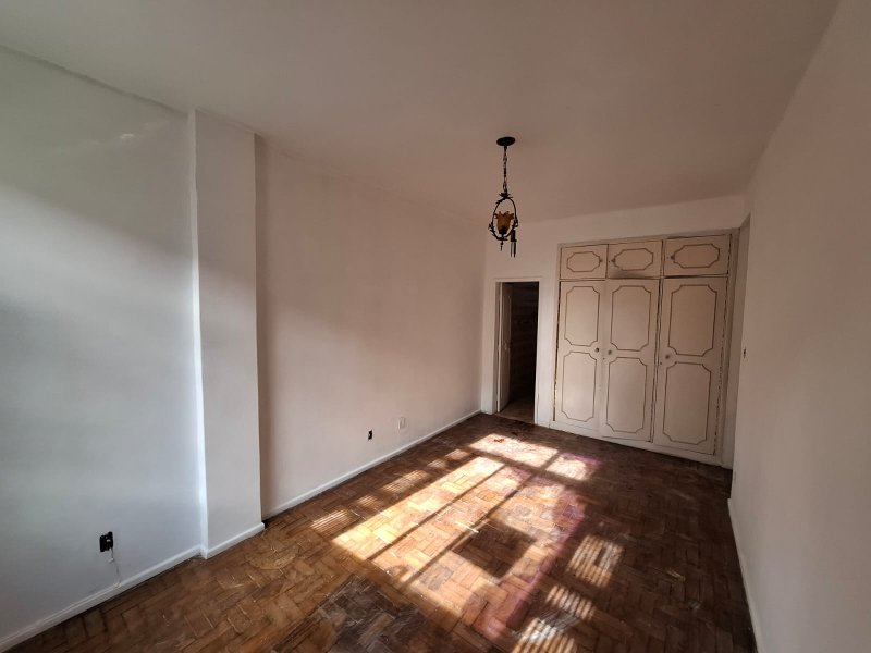 APARTAMENTO 3 QUARTOS VARANDA DEPENDÊNCIA COMPLETA GARAGEM À VENDA NA BARRA! ÓTIMO APTO! Rua Raul Drumond Salvador - 