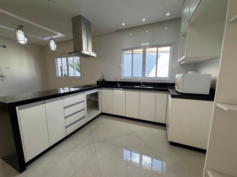 Sobrado 3 suítes + área gourmet com piscina  Guarulhos - 