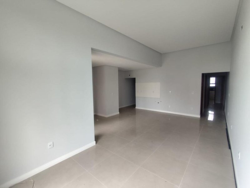 Casa com 2 quartos, sendo 1 suíte, churrasqueira no Capão Village, em Capão da Canoa Rua Tulipa Capão da Canoa - 