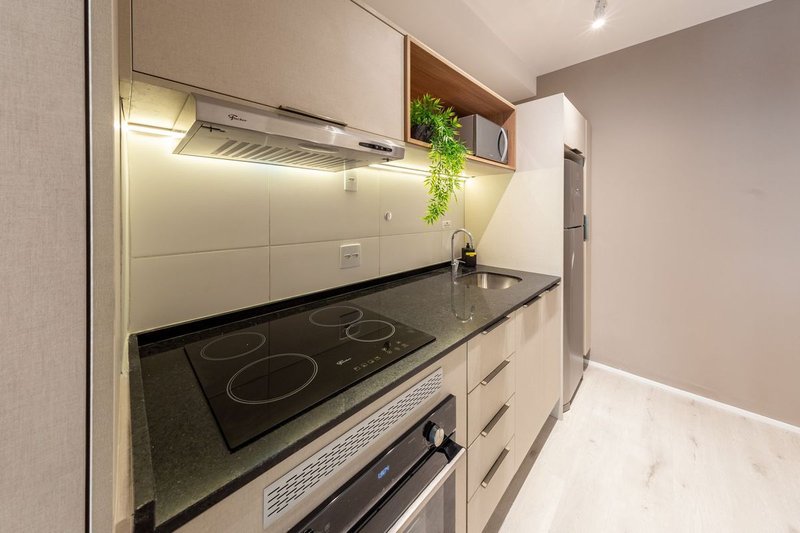 Apartamento com 2 Quartos para alugar, 75m² - Pinheiros Rua Cristiano Viana São Paulo - 